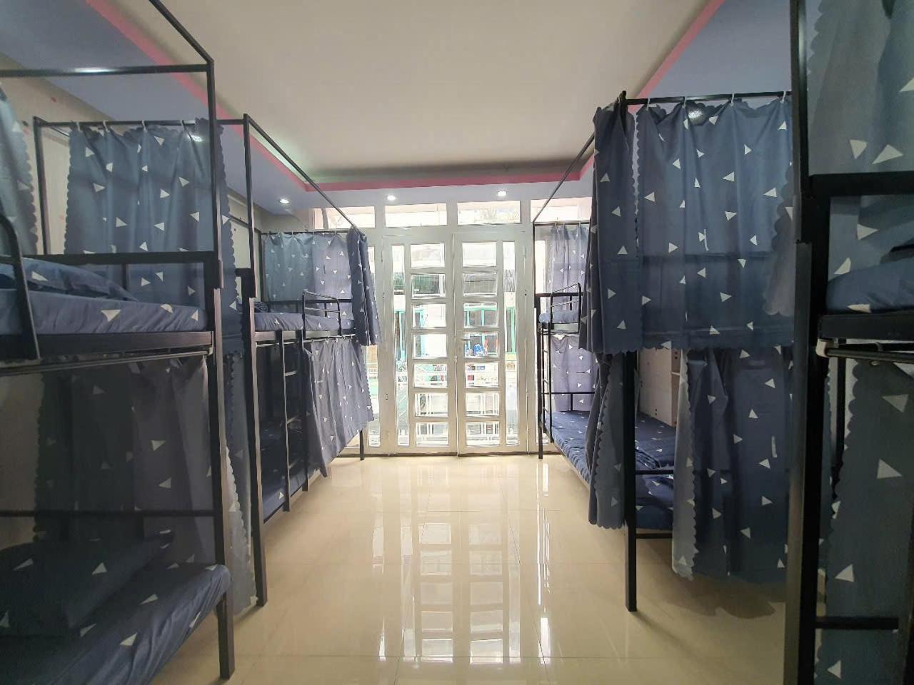 Проживание в семье Sen Alley *